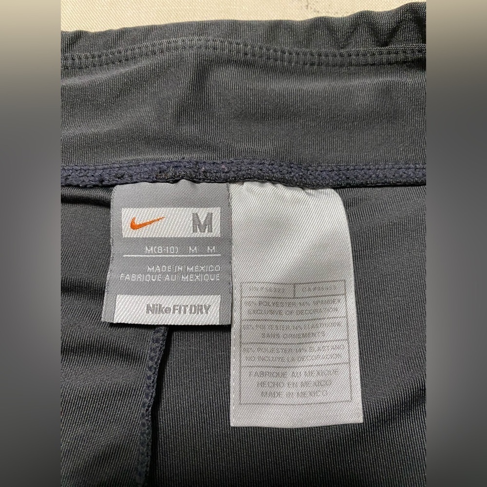 Nike Fit Dry Black Cropped Workout Pants in Size Medium. - Picture 3 of 9